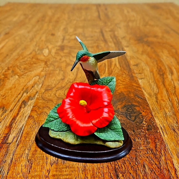 Hummingbird Figurine by Andrea - Picture 1 of 5